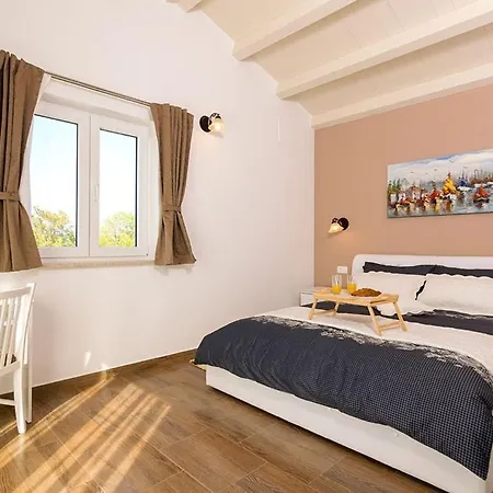 Villa Medaki *