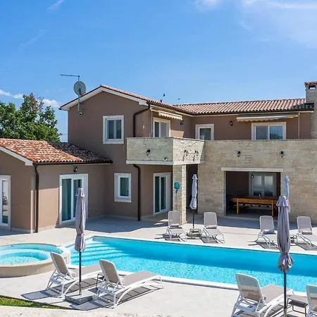 Villa Medaki *